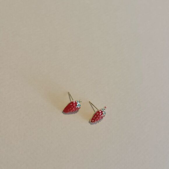 Strawberry Shaped Earrings S887 - Picture 4 of 5